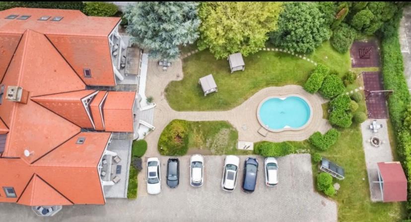 Hotel Clariss Balatonalmádi المظهر الخارجي الصورة